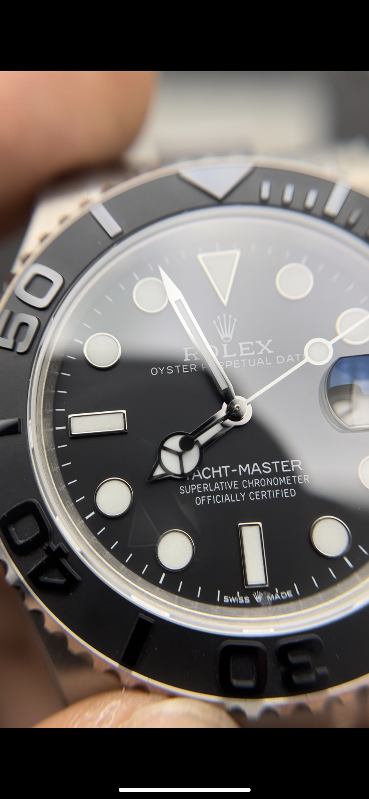 42mm. Metallo titanio. Yacht
