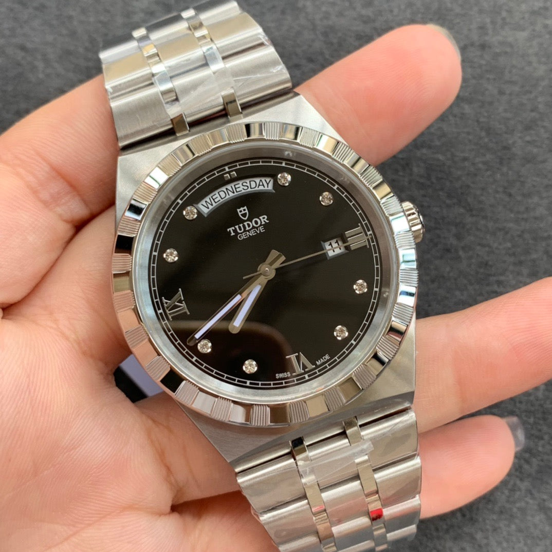 V7 factory Royal M28600