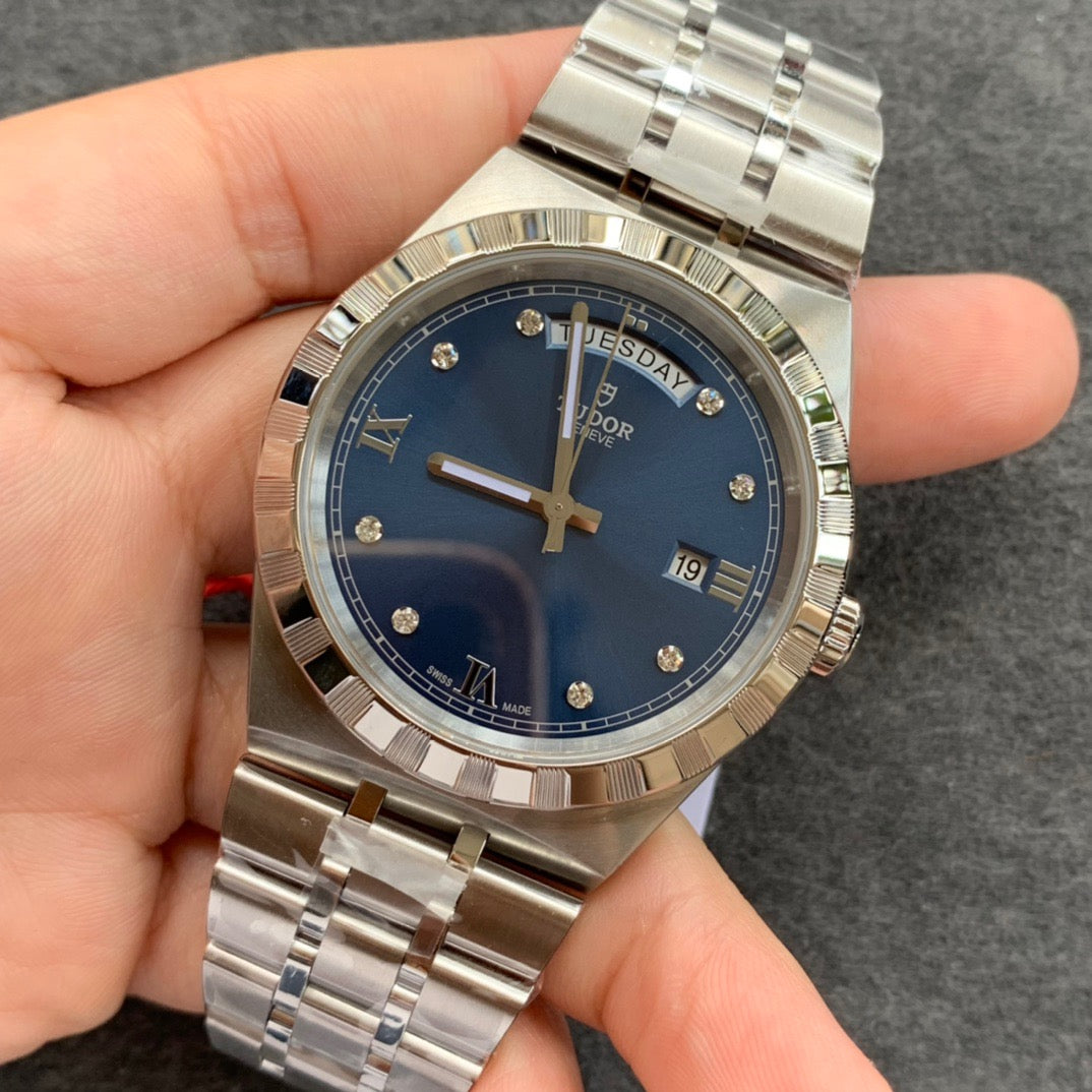 V7 factory Royal M28600