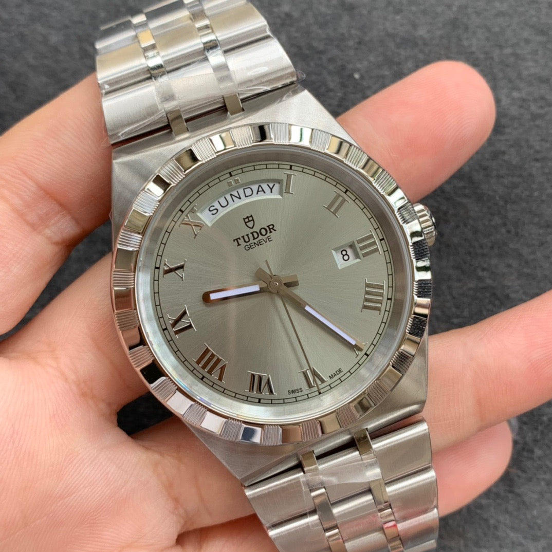 V7 factory Royal M28600