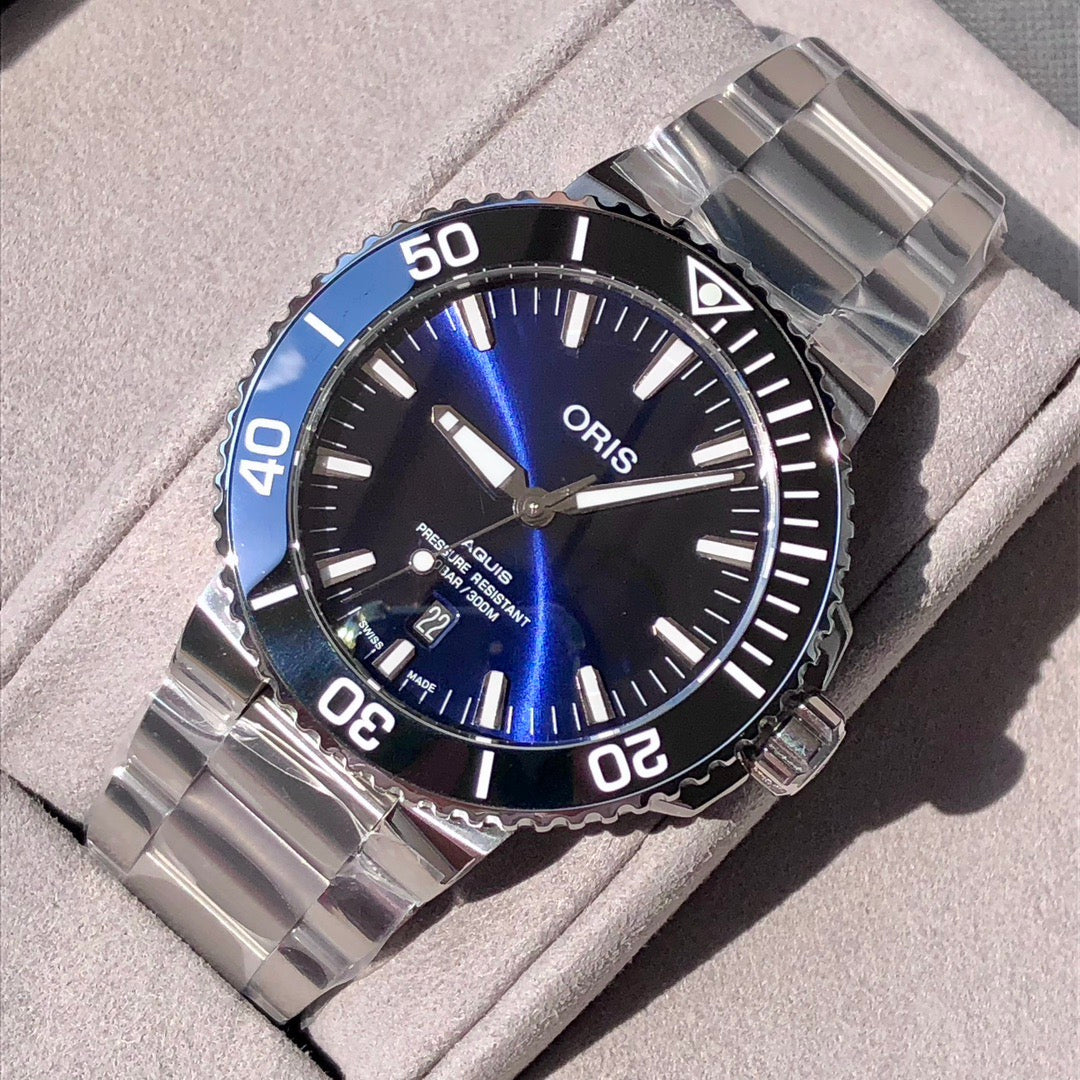 43.5mm ORIS Aquis Blue