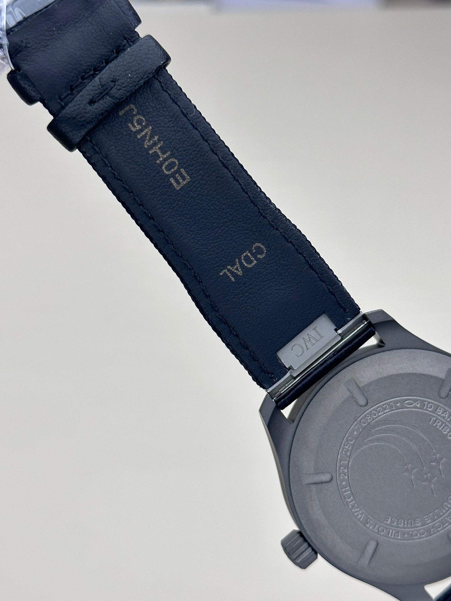 V7 factory IW328209