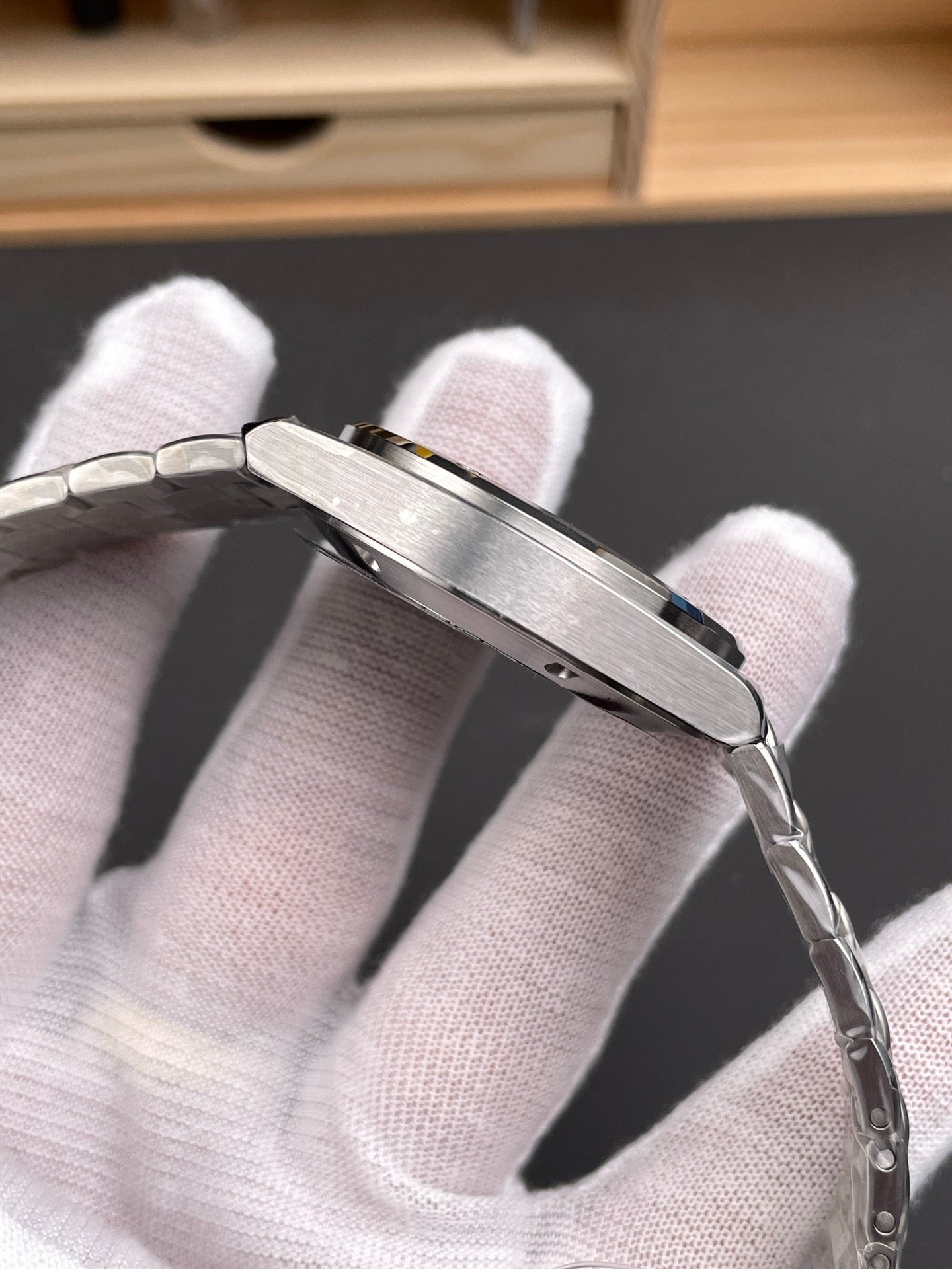 V7 factory IW328901 engineer