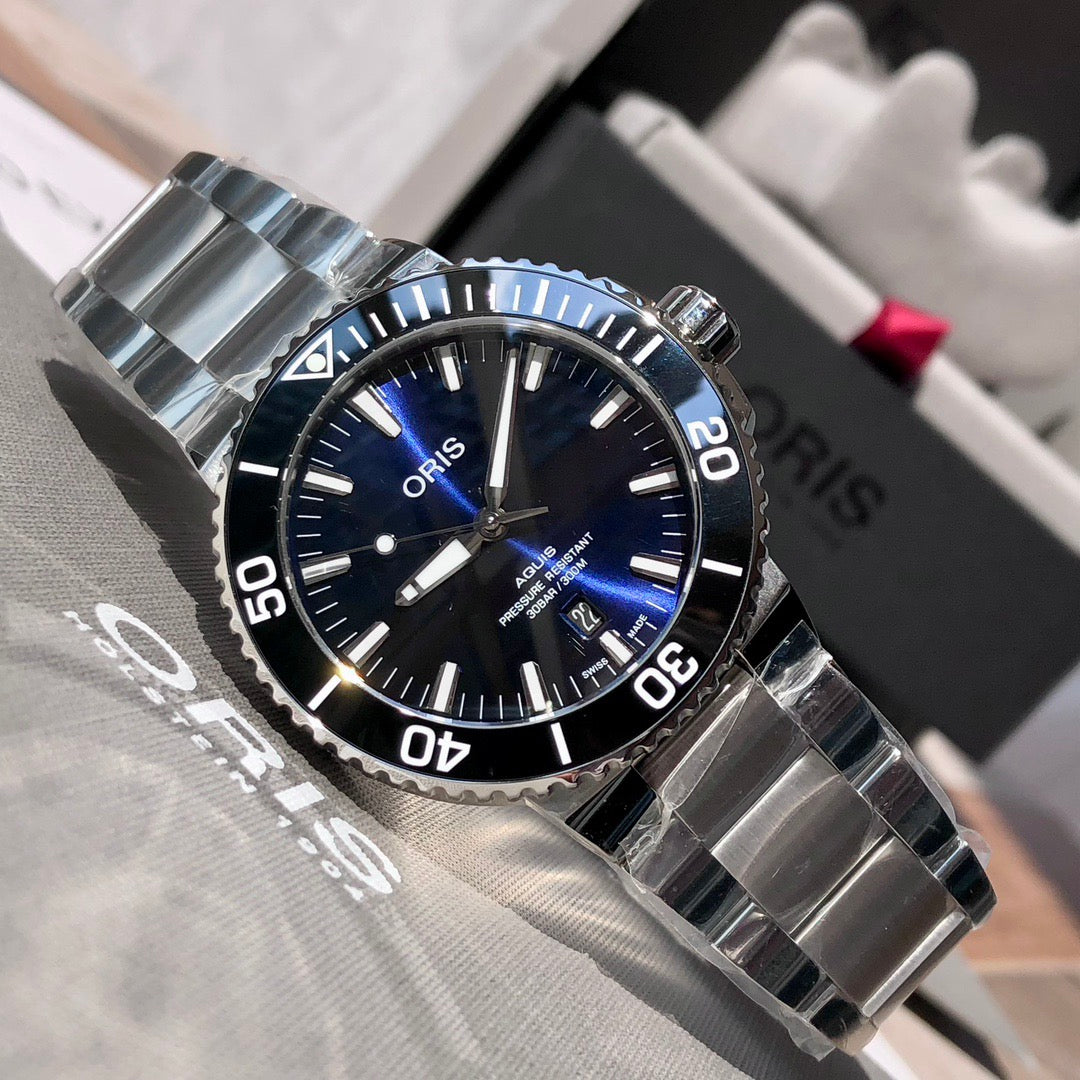 43.5mm ORIS Aquis Blue