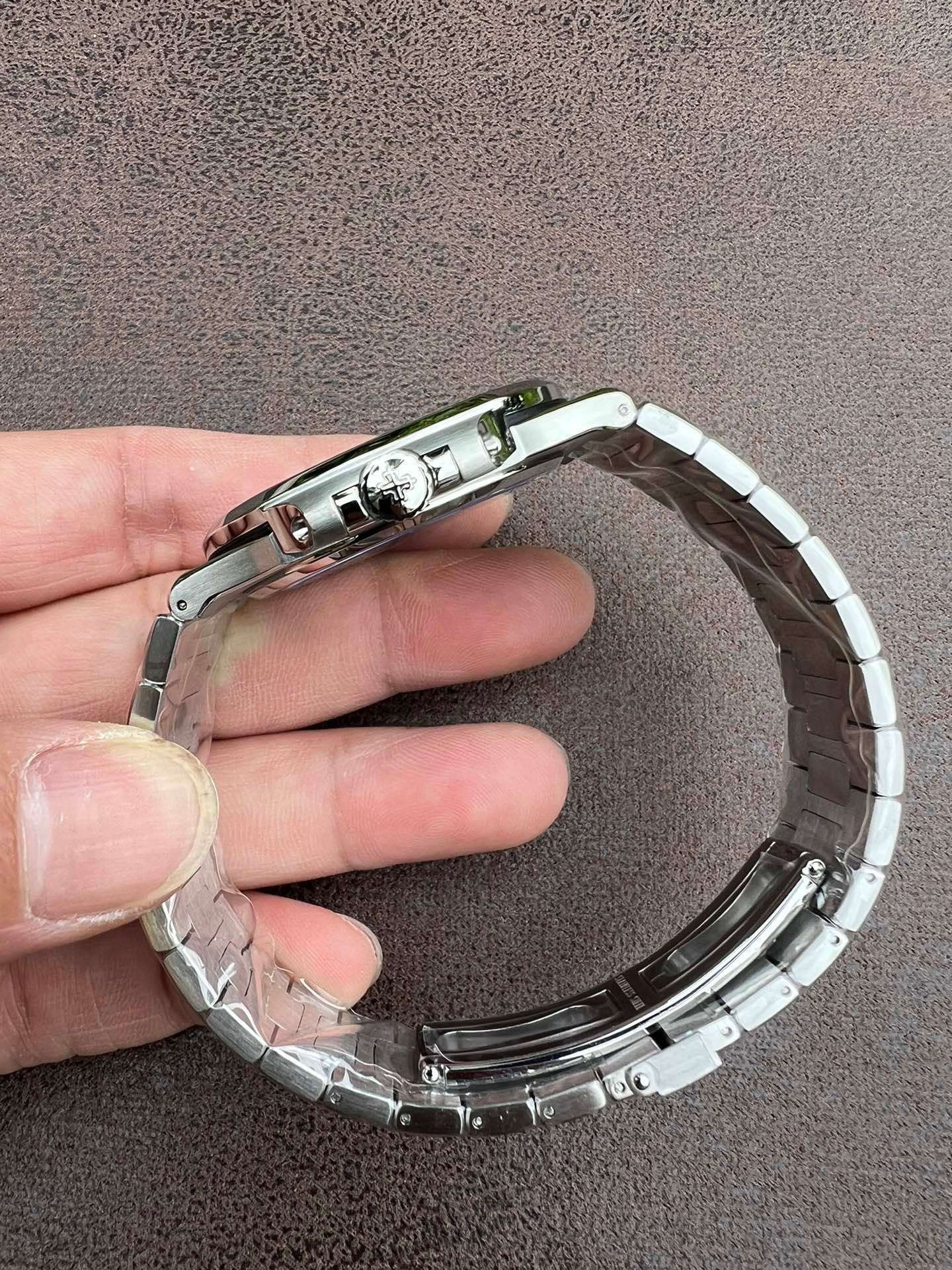 3 K factory, Nautilus 5711
