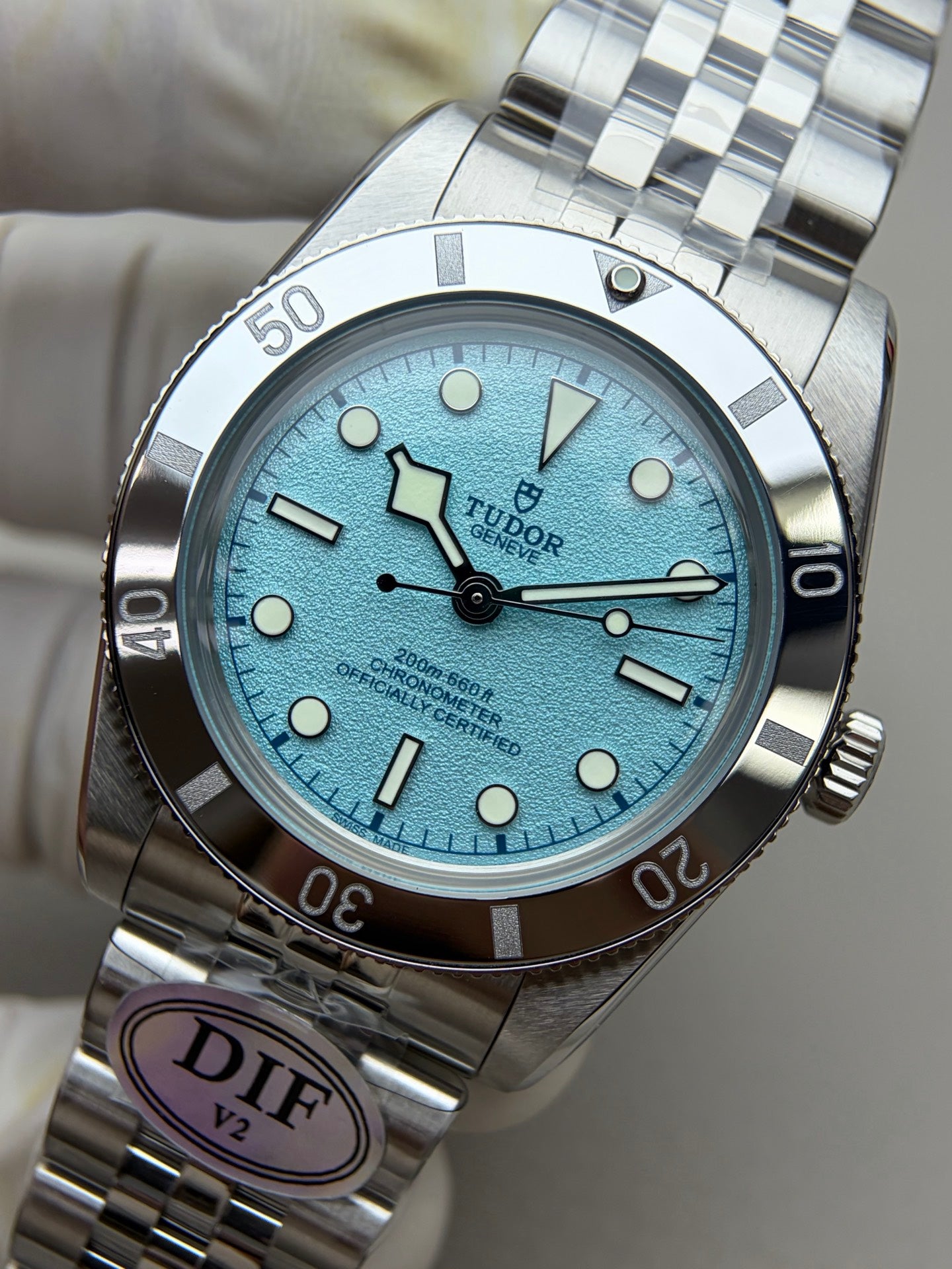 DIF 37mm Black Bay 54 M79000N