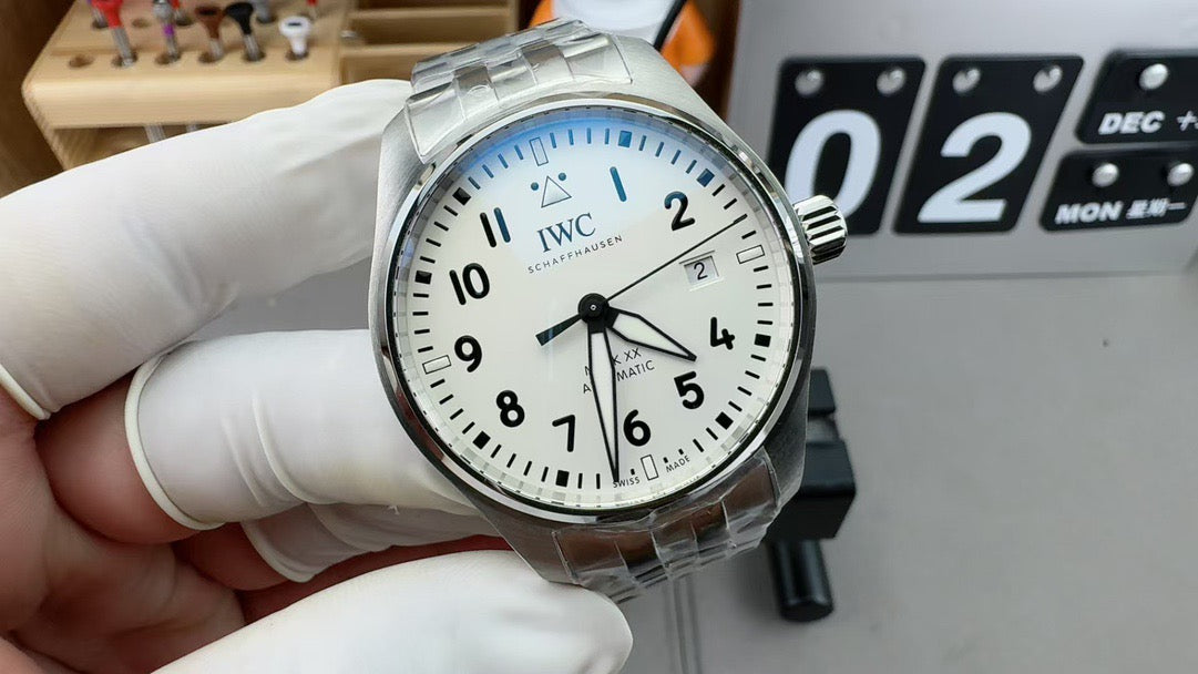 V7 factory, IW328208