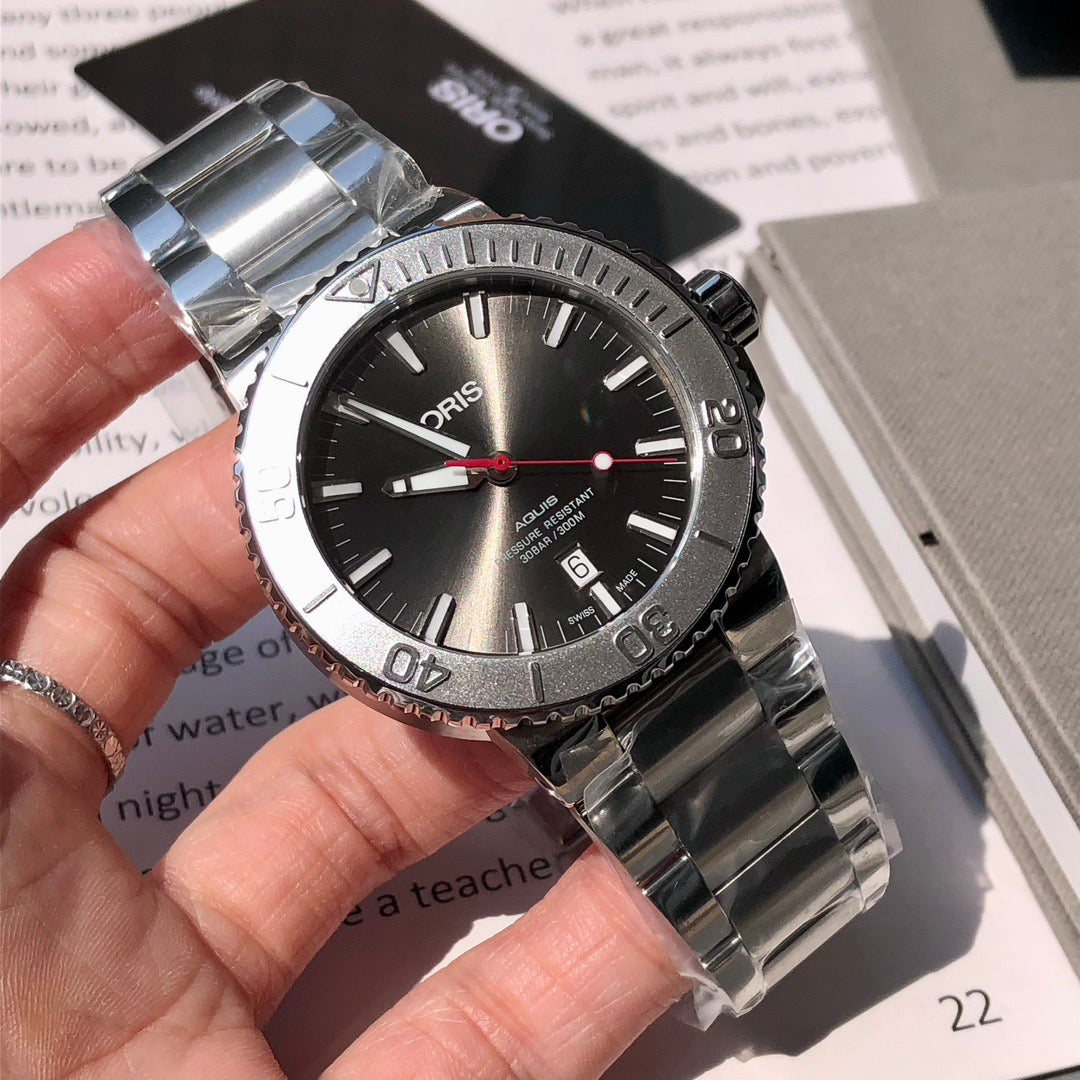 43.5mm ORIS Aquis Silver