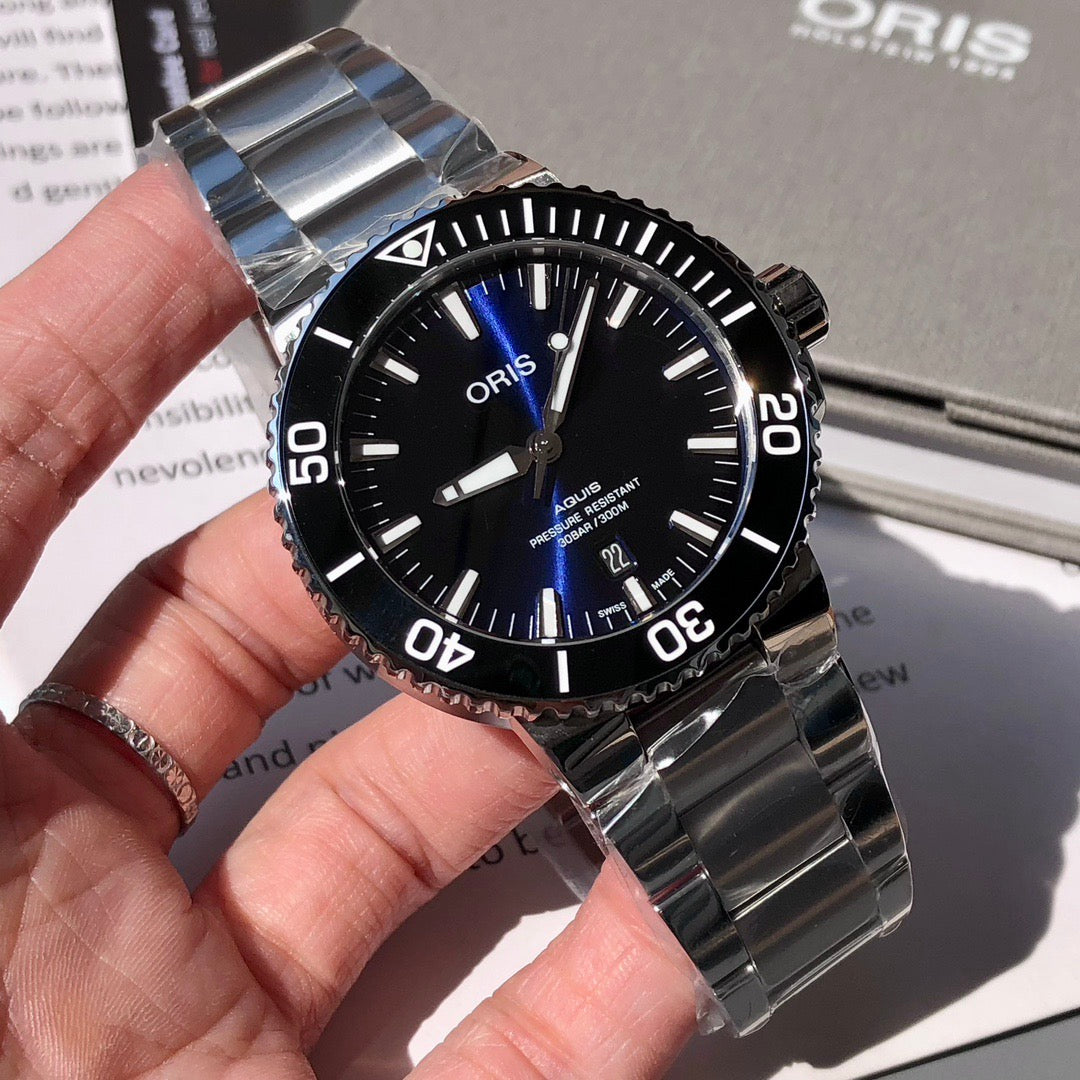 43.5mm ORIS Aquis Blue