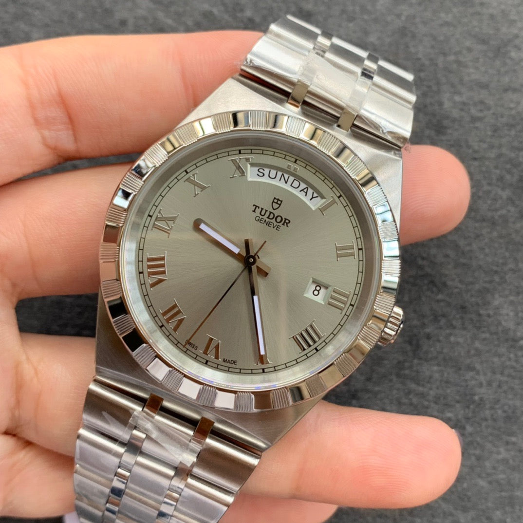 V7 factory Royal M28600
