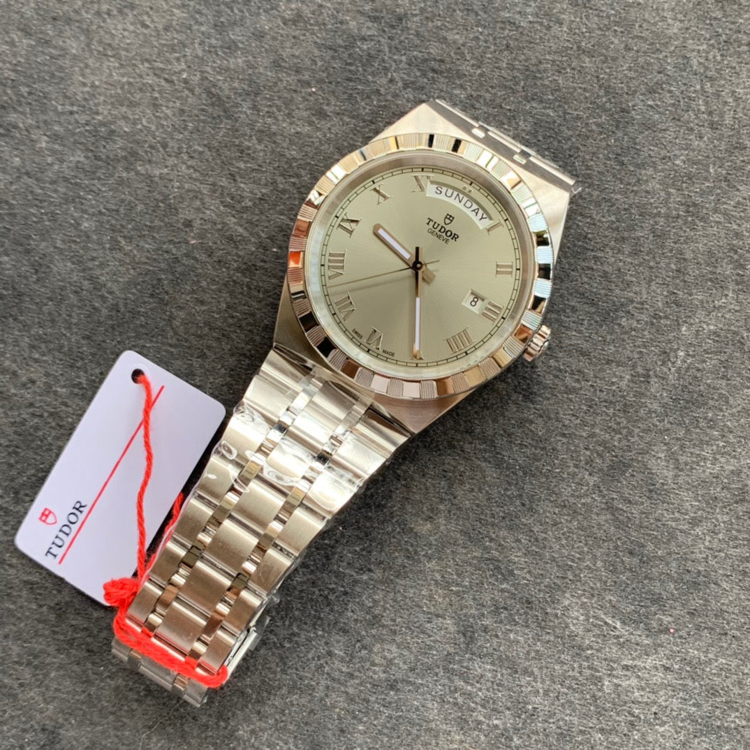 V7 factory Royal M28600