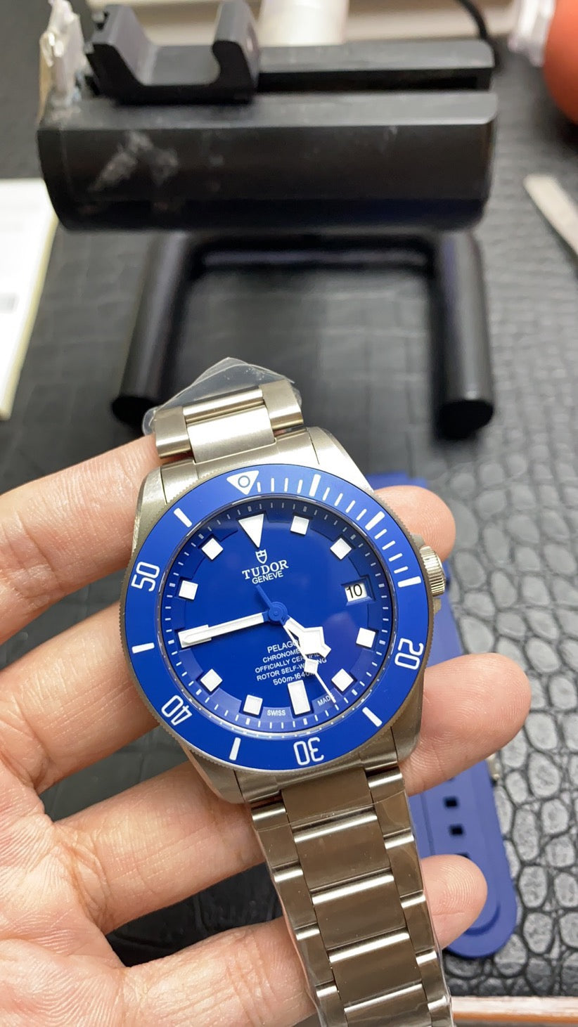 42mm Titanium metal Tudor