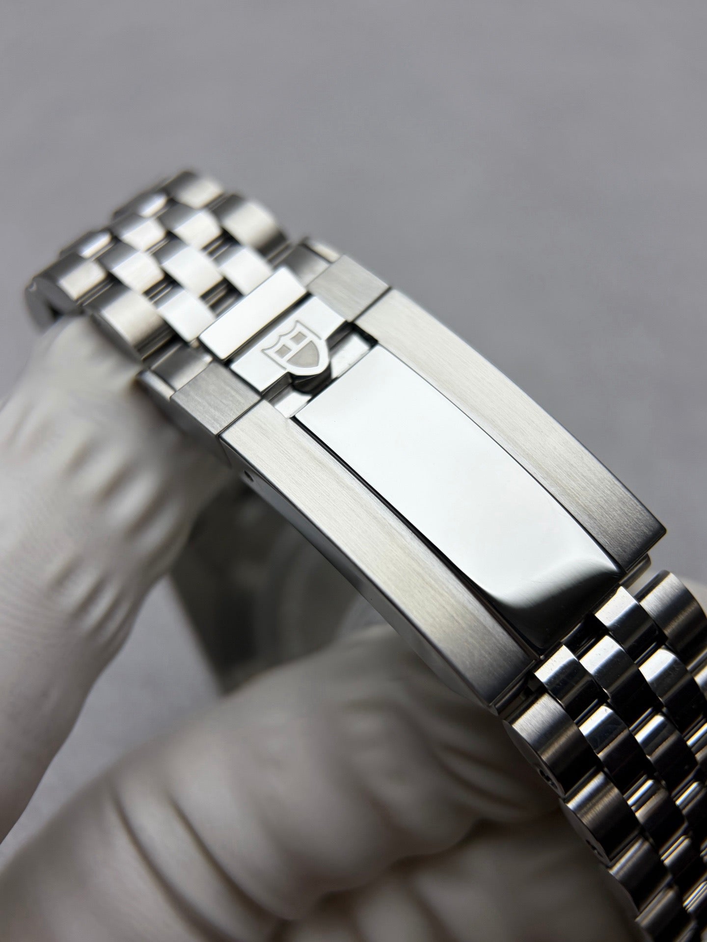 DIF 37mm Black Bay 54 M79000N