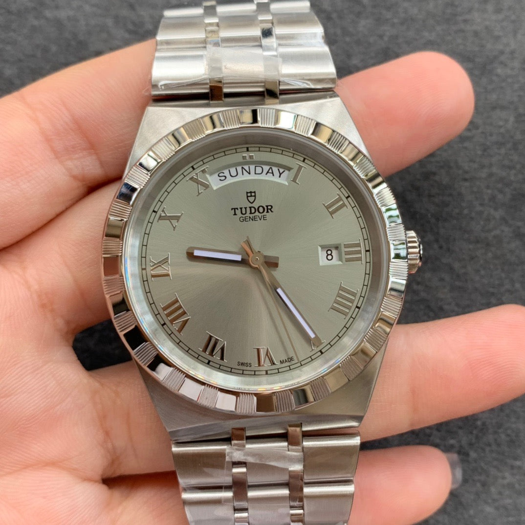 V7 factory Royal M28600