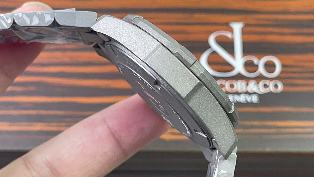 43mm. Tag Heuer. Bamford.