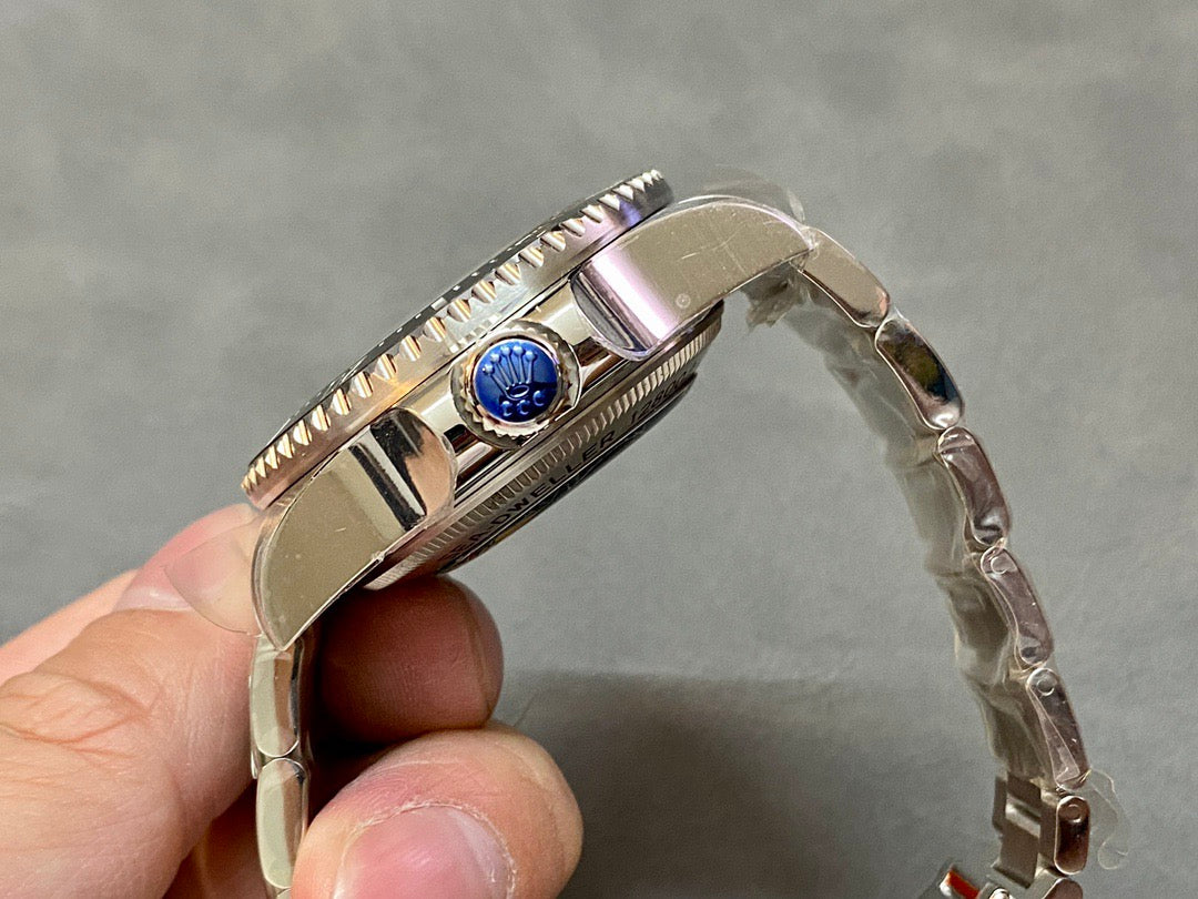 44mm SEA DWELLER C+F Cameron.