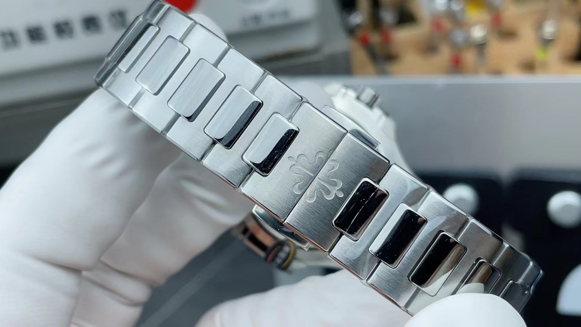 3 K Factory, Nautilus 711 8 da donna