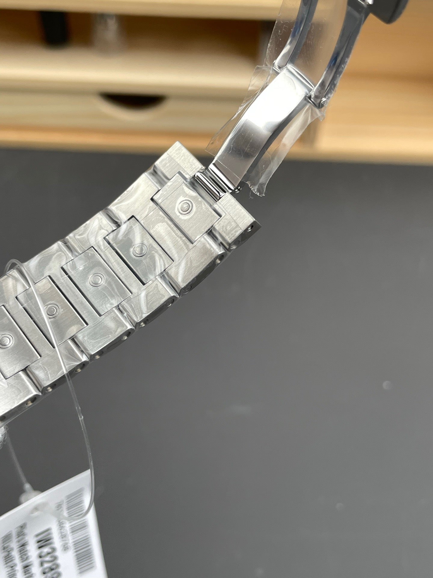 V7 factory IW328901 engineer