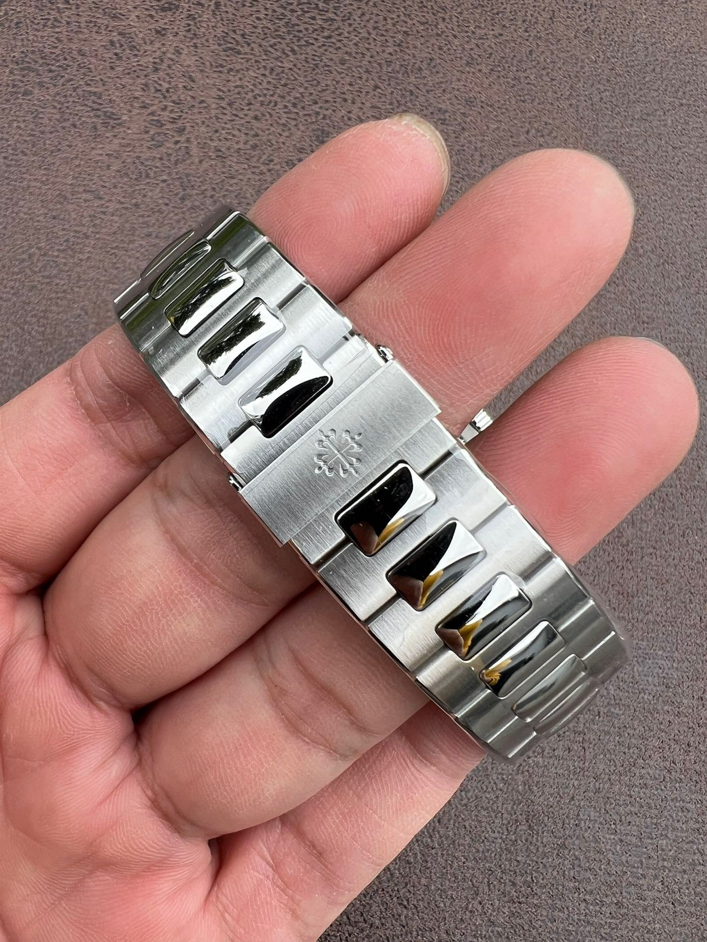 3 K factory, Nautilus 5711