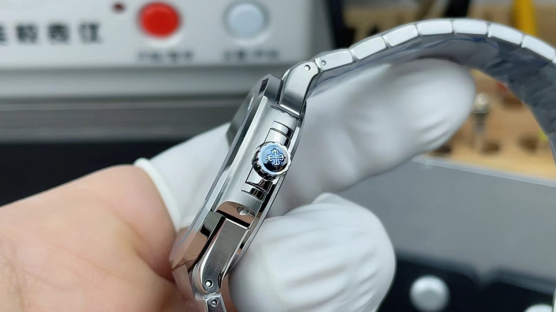 3 K Factory, Nautilus 711 8 da donna