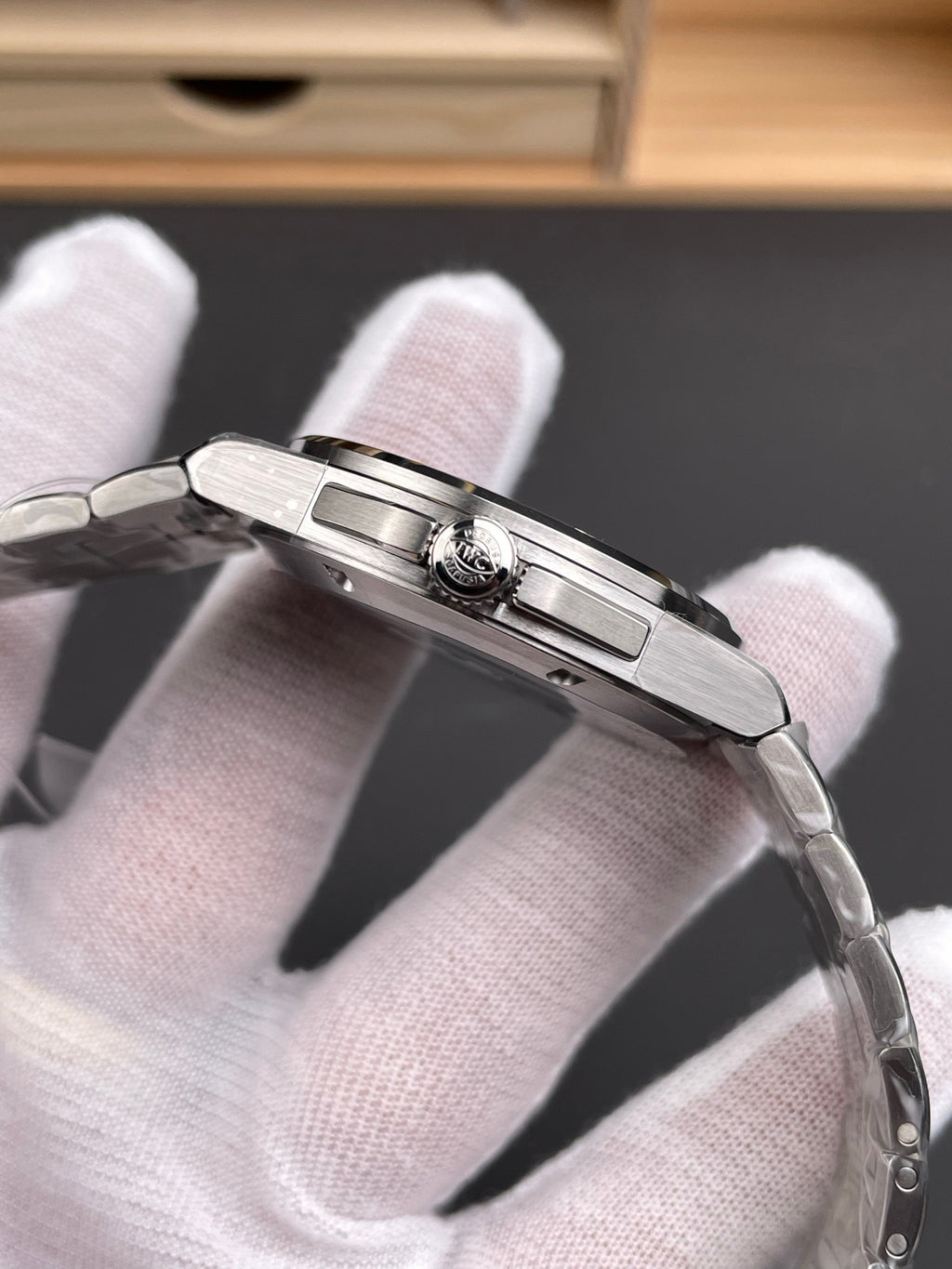 V7 factory IW328901 engineer