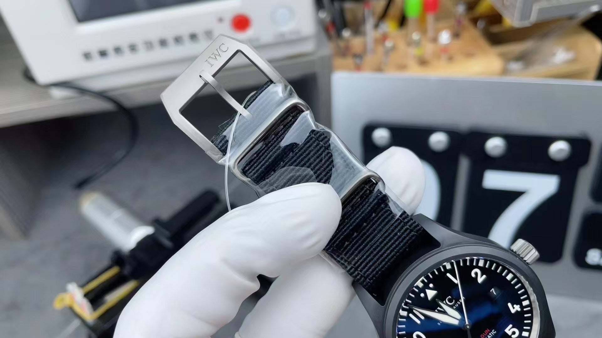 V7 factory IW 326906