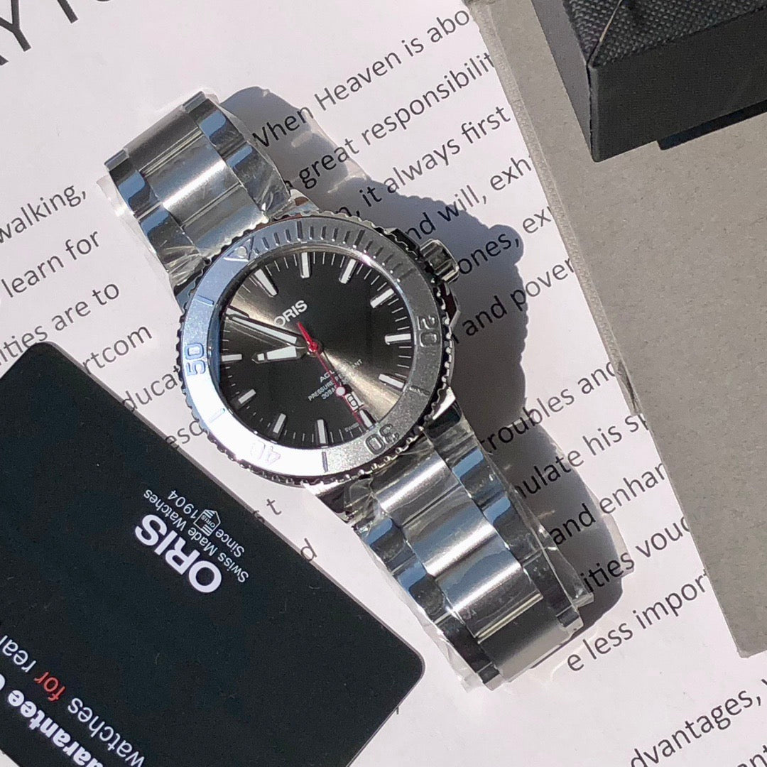 43.5mm ORIS Aquis Silver