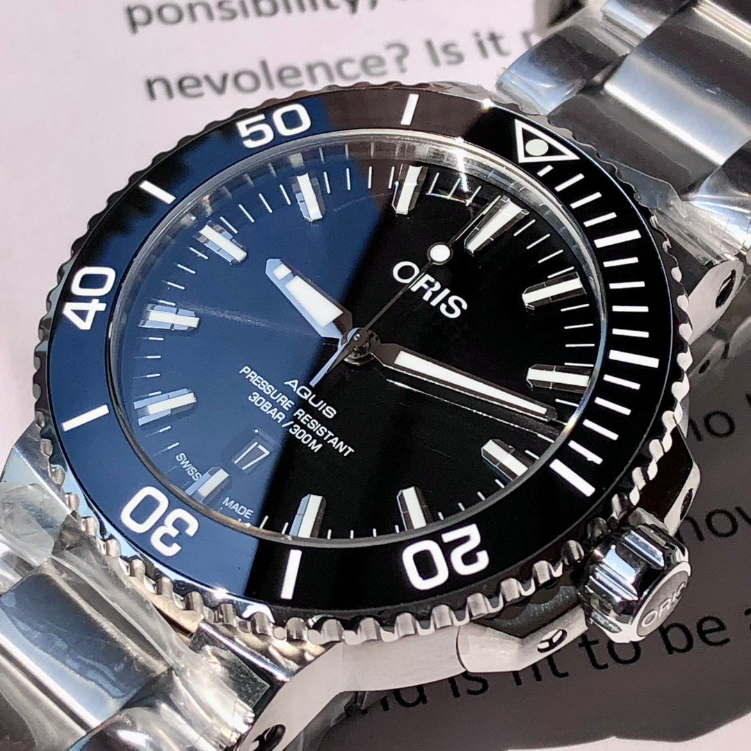 43.5mm ORIS Aquis Black