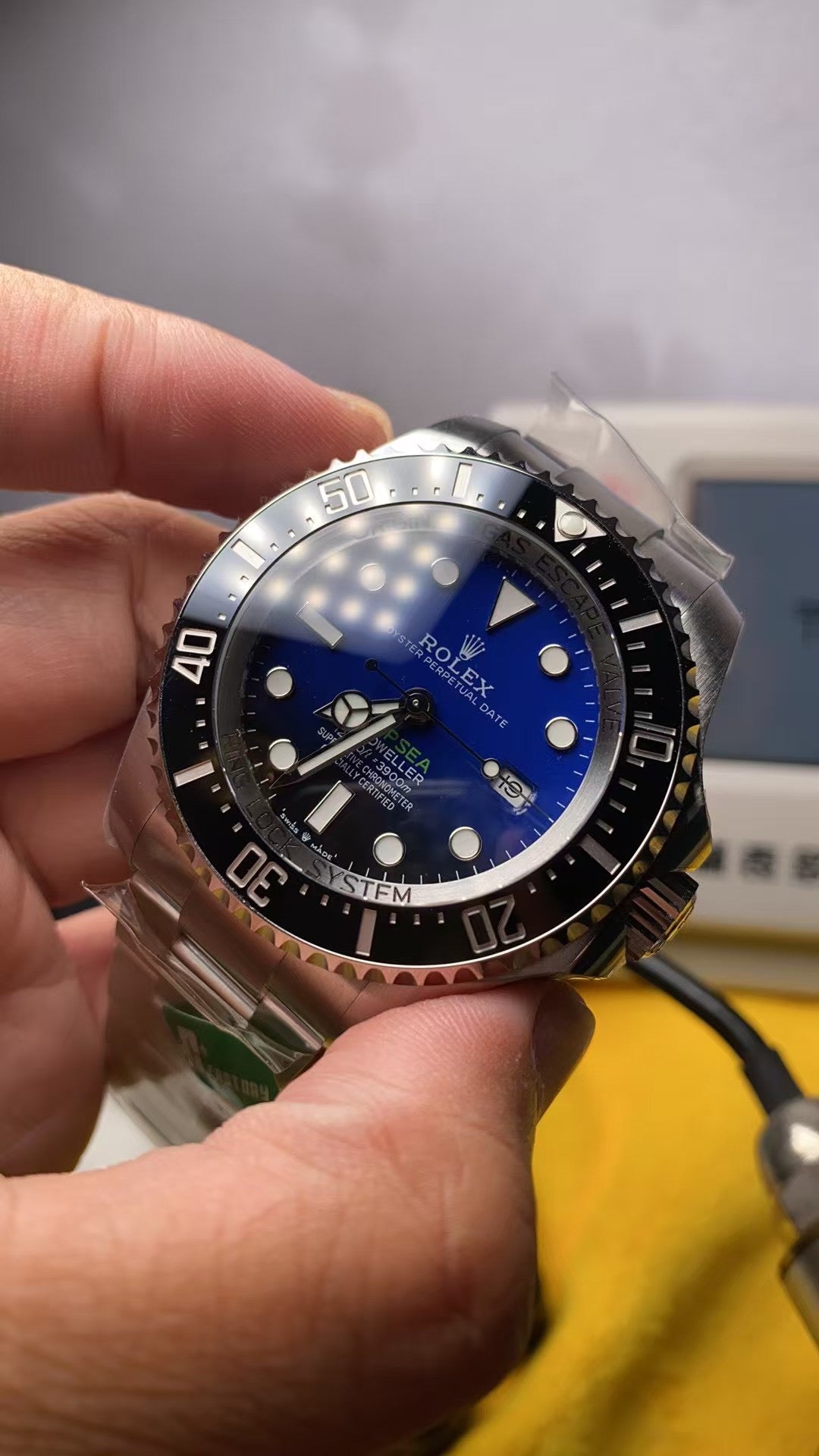 44mm SEA DWELLER C+F Cameron.