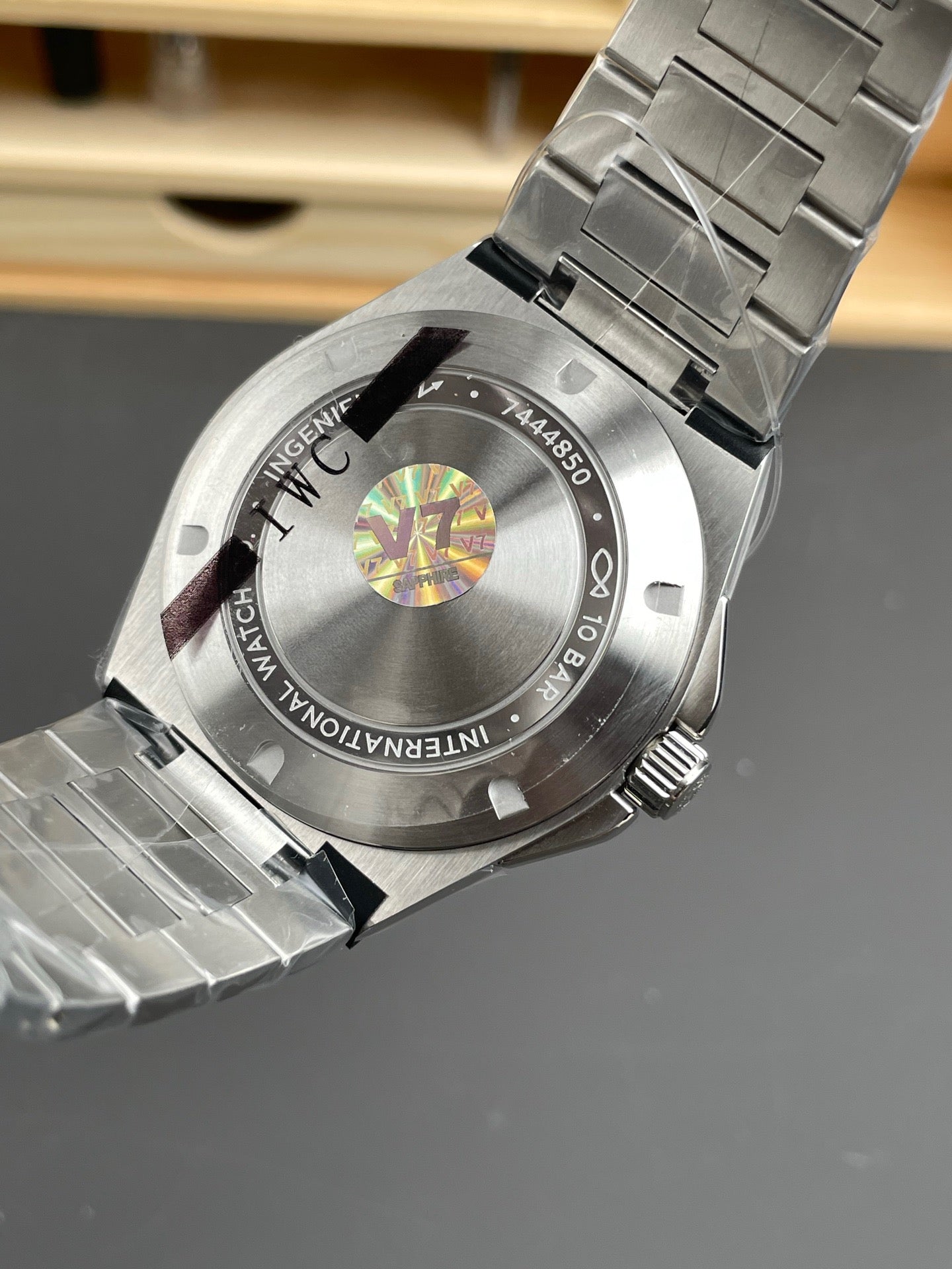 V7 factory IW328901 engineer