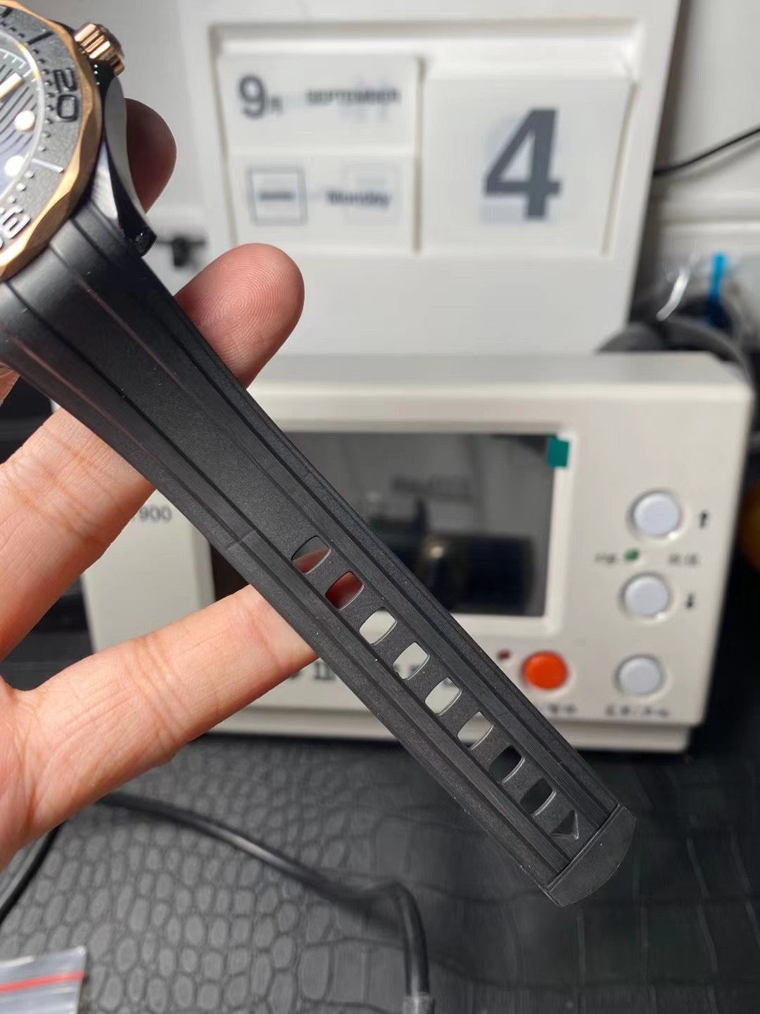 VS Factory 43.5mm SEAmaster300
