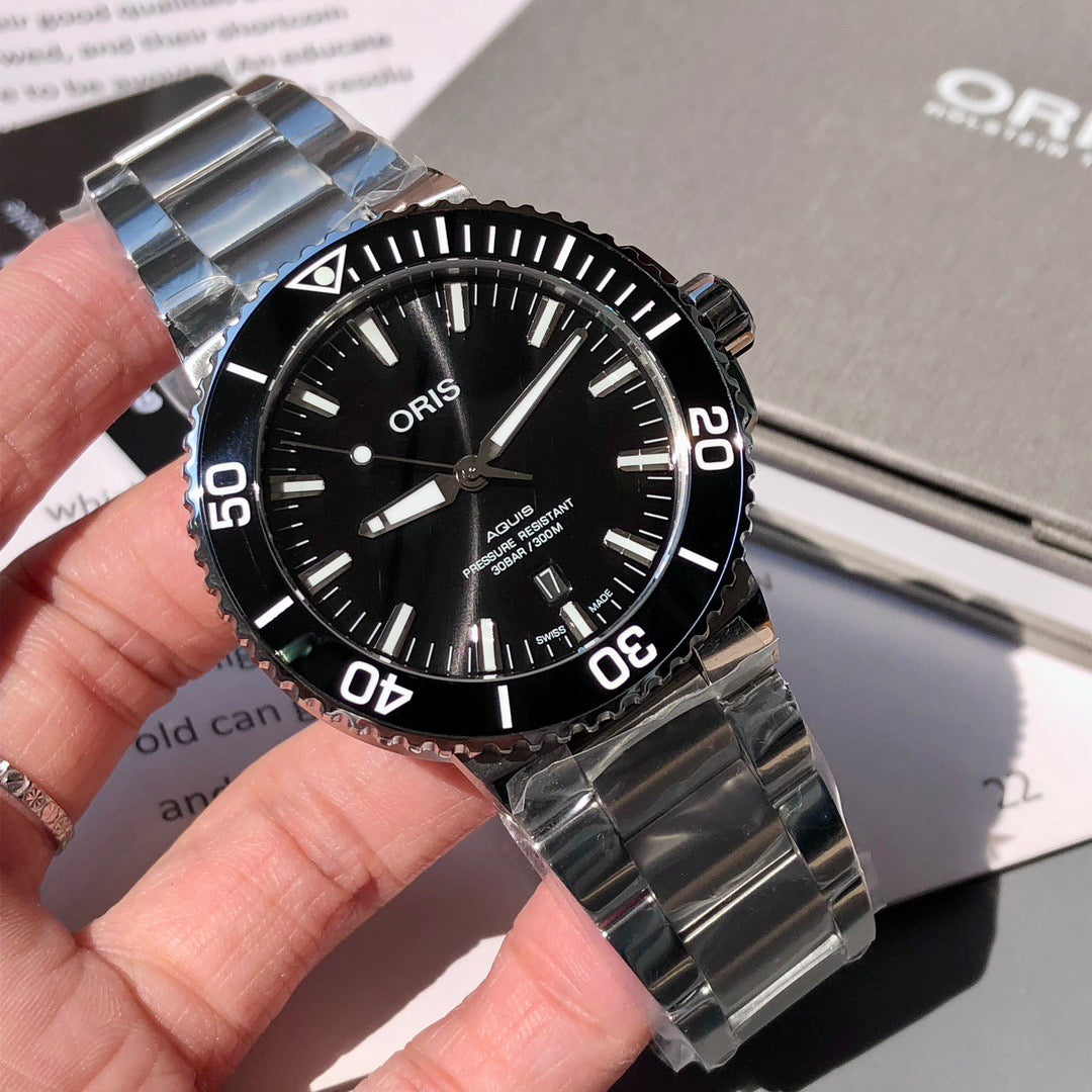 43.5mm ORIS Aquis Black