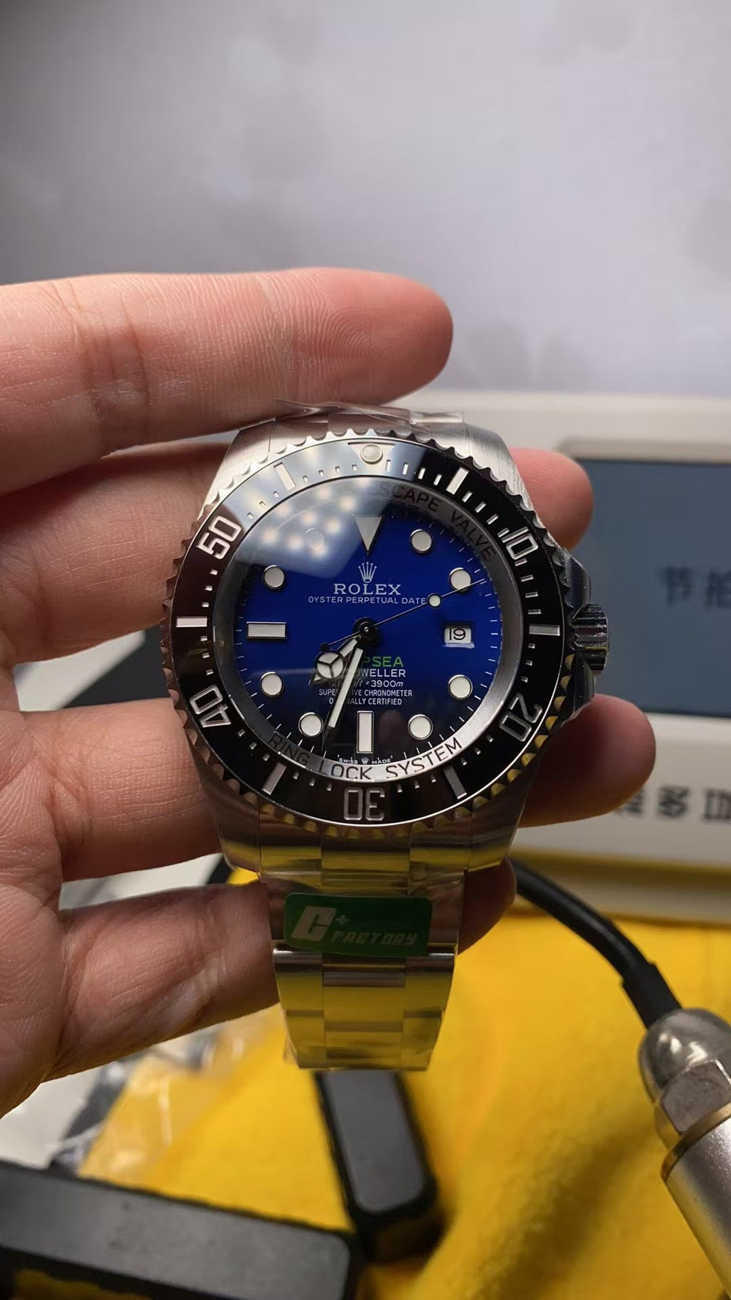 44mm SEA DWELLER C+F Cameron.