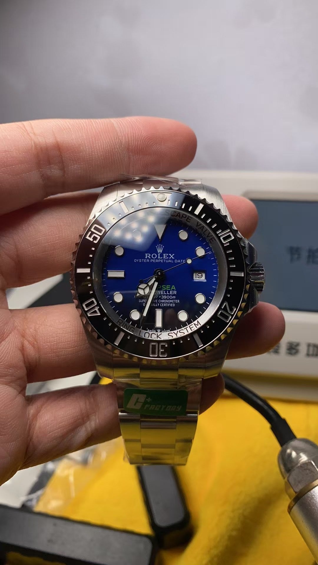 44mm SEA DWELLER C+F Cameron.