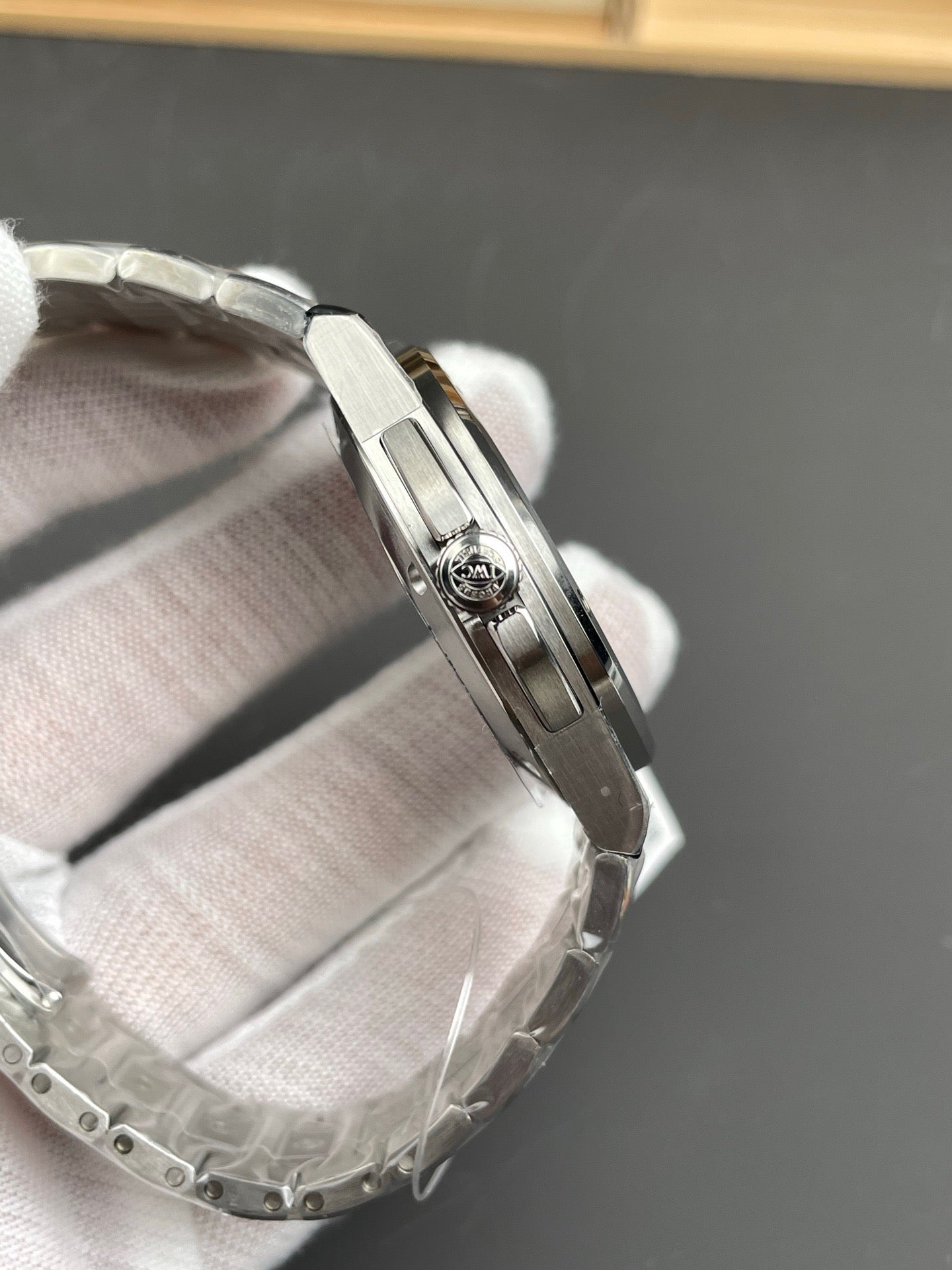 V7 Factory, IW328903 engineer