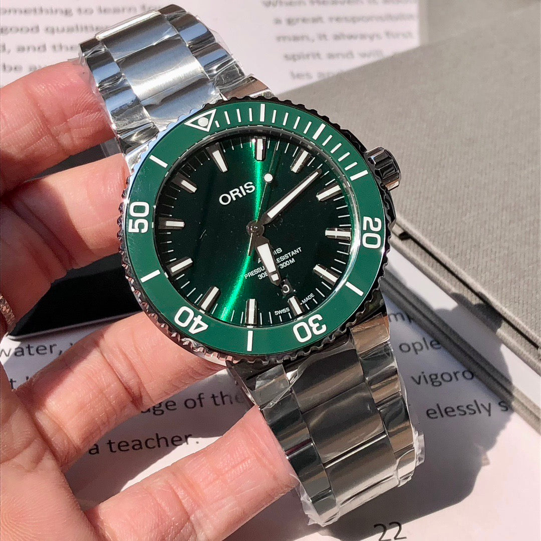 43.5mm ORIS Aquis Green