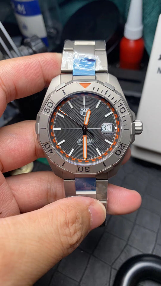 43mm. Tag Heuer. Bamford.