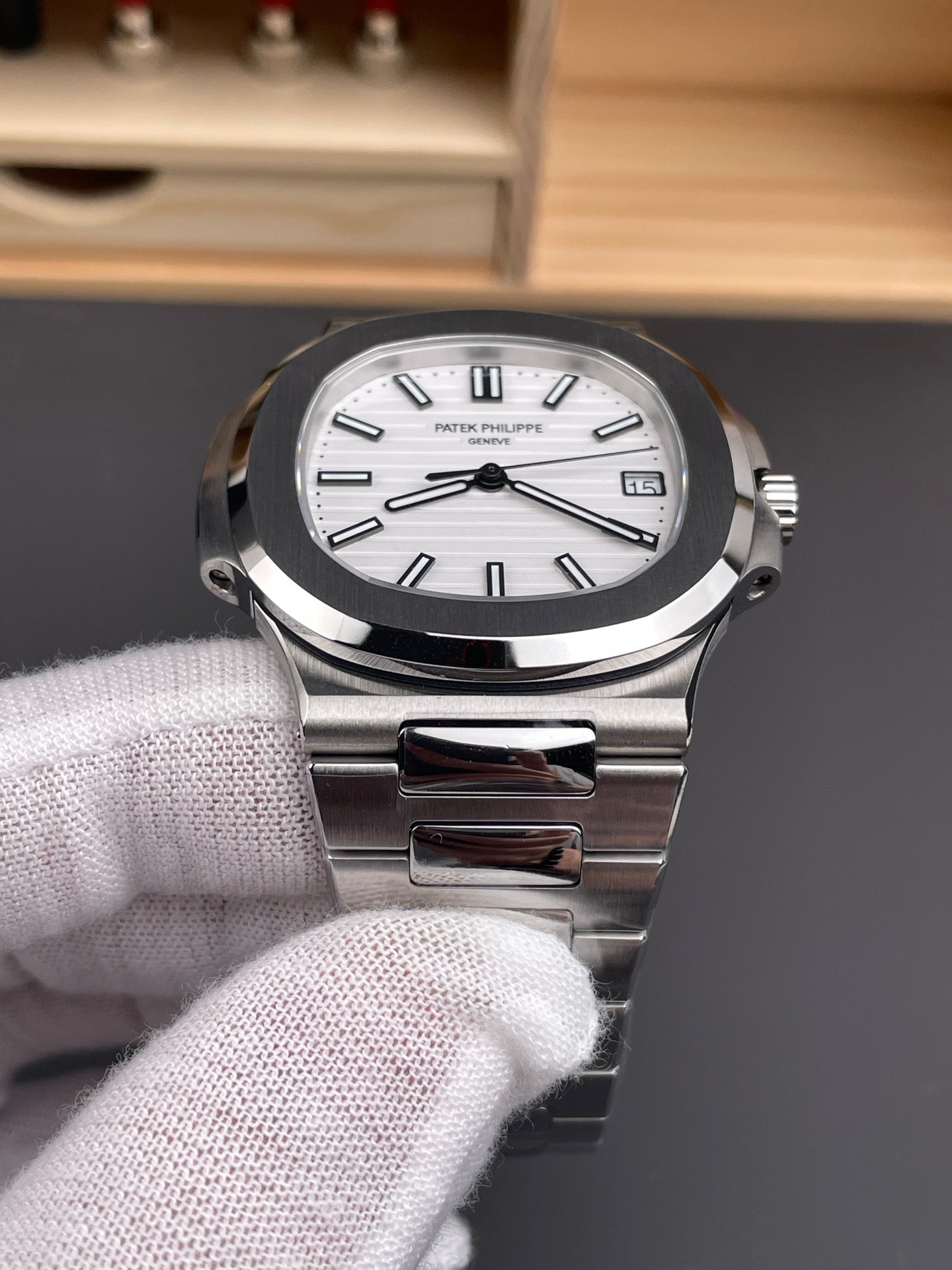 3 K factory, Nautilus 5711