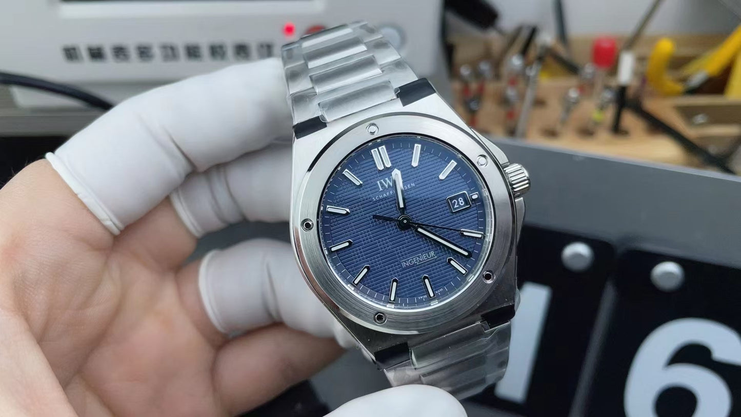 V7 factory IW328907