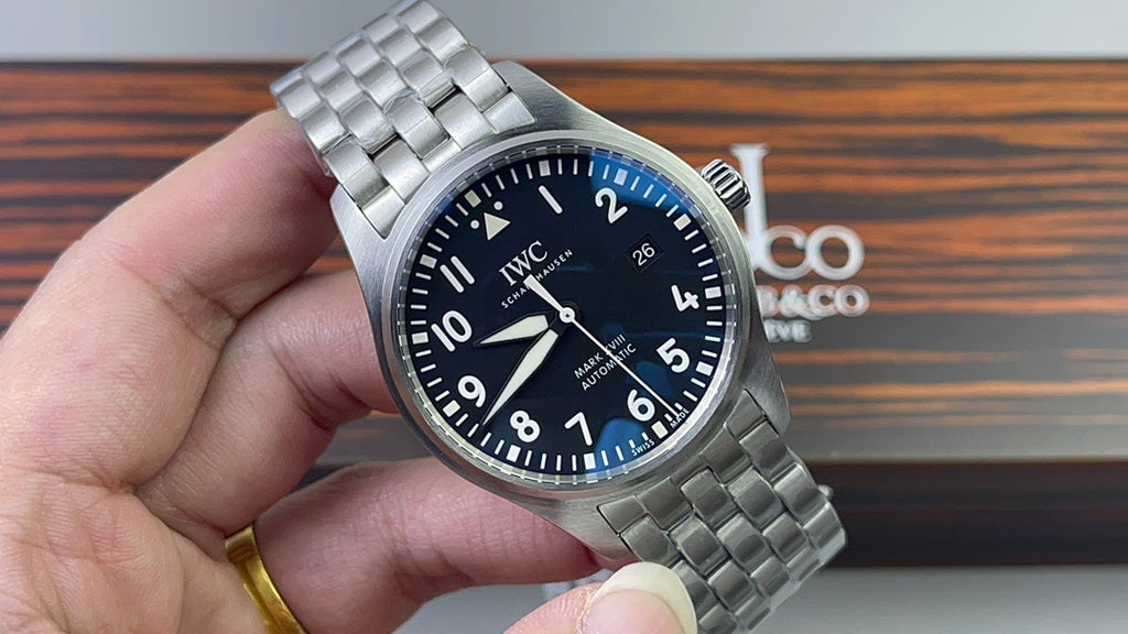 V7 factory IW328202