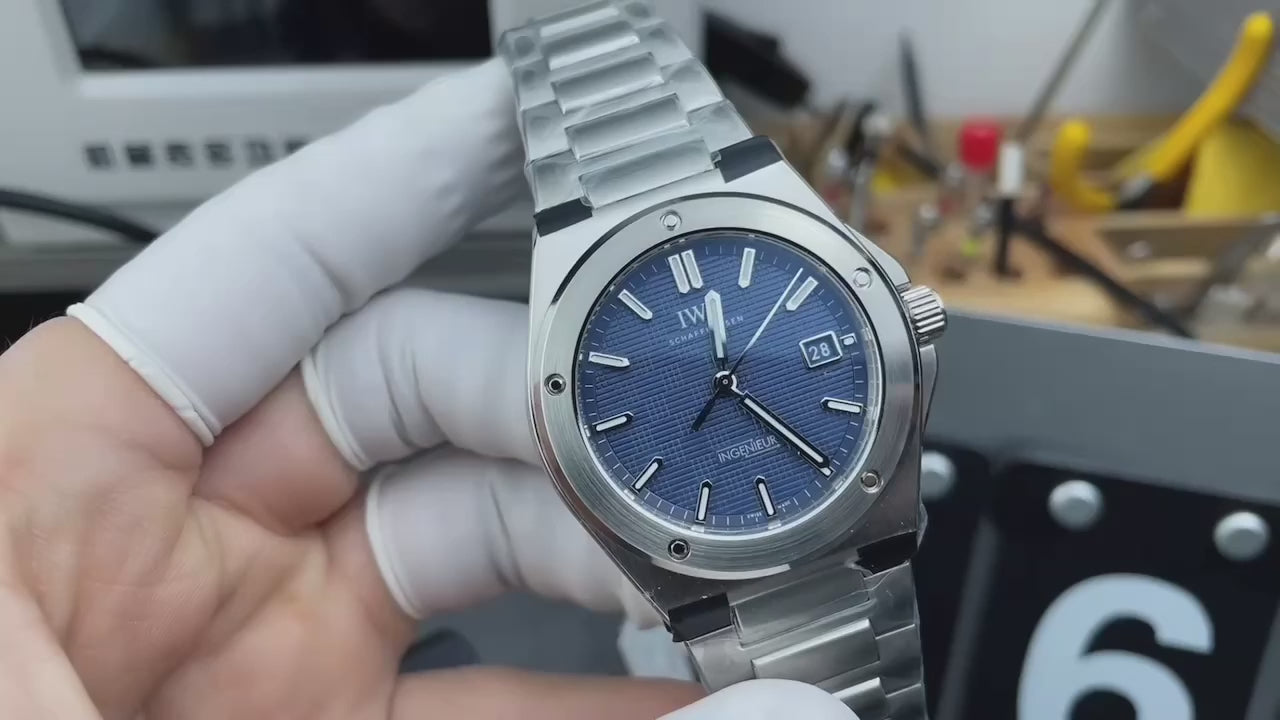 V7 factory IW328907