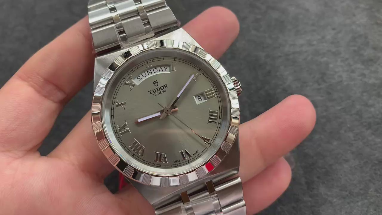 V7 factory Royal M28600